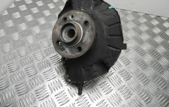Mercedes-Benz CLS C218 X218 Front wheel hub