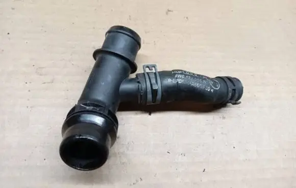 Audi A4 S4 B9 Engine coolant pipe/hose 8W0122055N