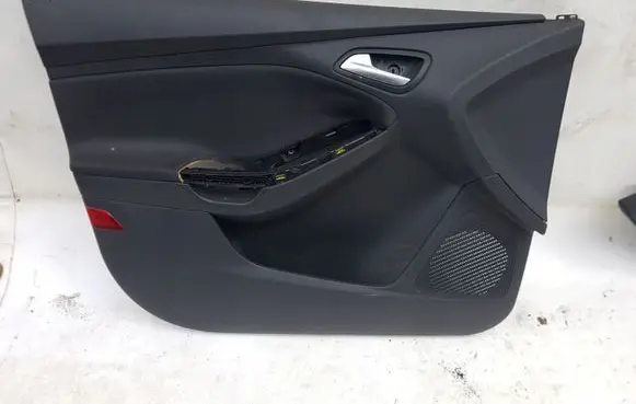 Ford Focus Front door card panel trim