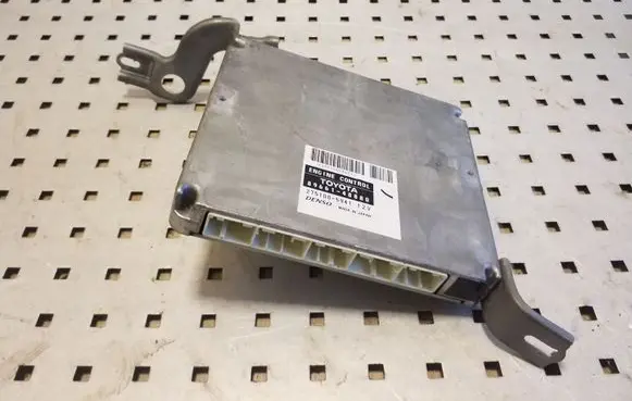 Lexus RX 330 - 350 - 400H Engine control unit/module 8966148880