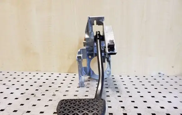 BMW 3 E90 E91 Brake pedal 42322503