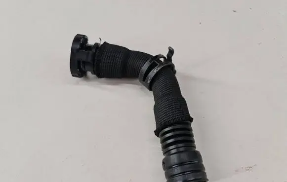 Volkswagen PASSAT B6 Breather/breather pipe/hose 038103493AC