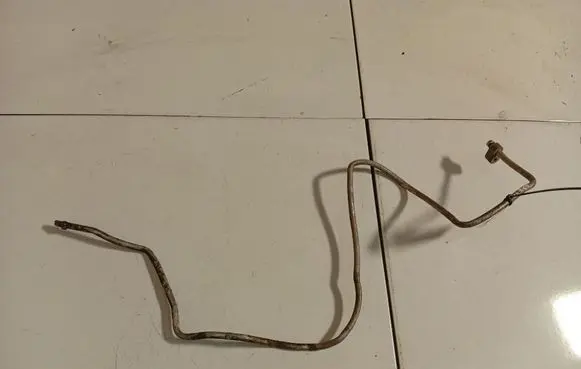 Air conditioning (A/C) pipe/hose