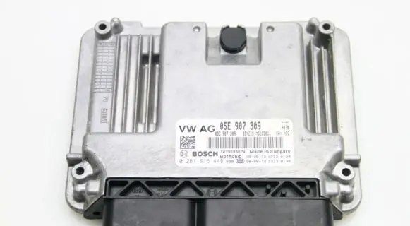 Volkswagen Golf VII Engine control unit/module 05E907309