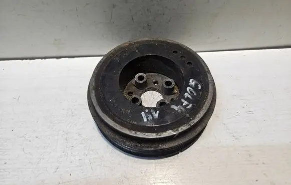 Volkswagen Golf IV Crankshaft pulley 038105243