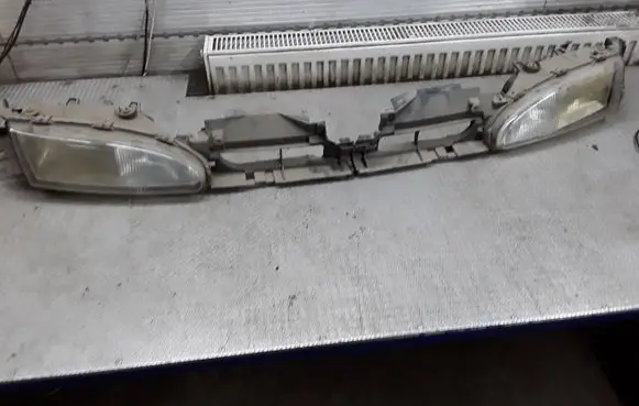 Ford Mondeo MK I Headlight/headlamp