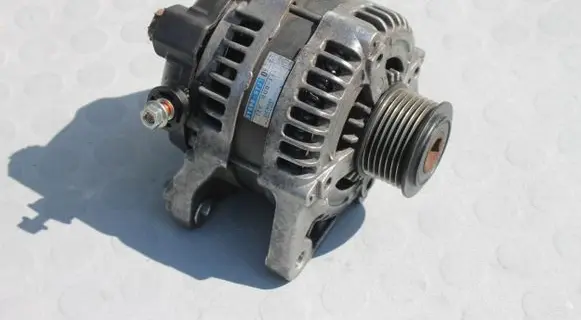 Suzuki Grand Vitara II Generator/alternator 129KM