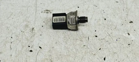 Mercedes-Benz E W212 Fuel pressure sensor 9307Z521A