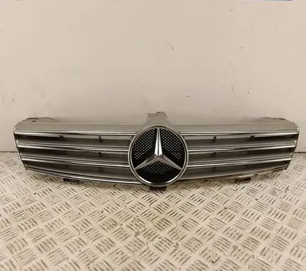Mercedes-Benz CLS C219 Front bumper upper radiator grill A2198800083