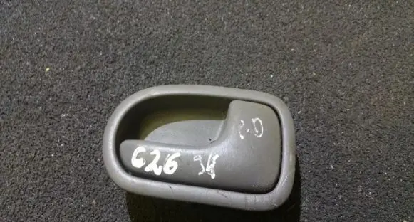 Mazda 626 Rear door interior handle dh22i