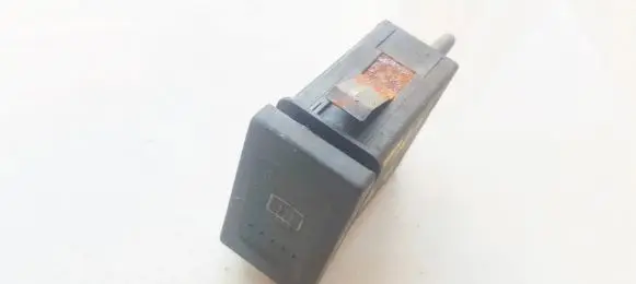 Volkswagen PASSAT B5 Windscreen/window heater switch 3b0959621c