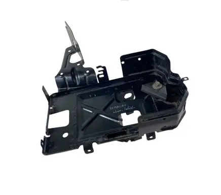 Chevrolet Malibu Battery tray 84827342 84015980