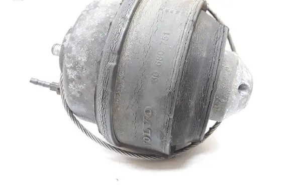 Volvo XC90 Engine mount bracket 30680761