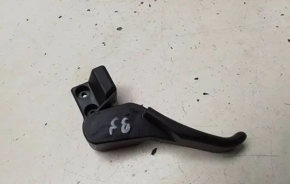 Volkswagen PASSAT B5 Engine bonnet (hood) release handle 3B1823533