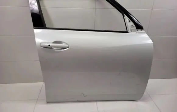 Suzuki Ignis Front door