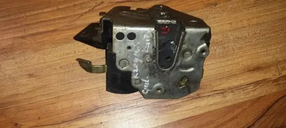 BMW 3 E36 Rear door lock 8122419