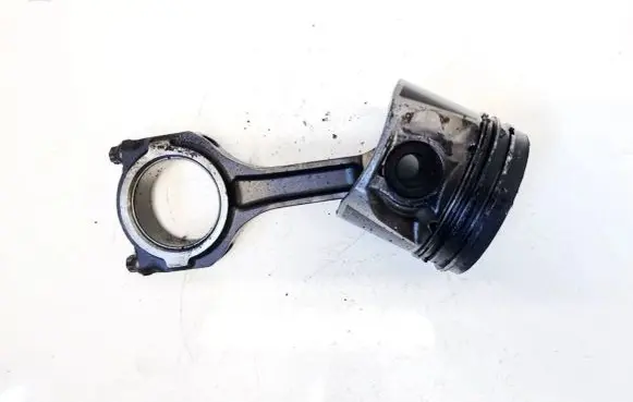 Ford Focus Piston with connecting rod