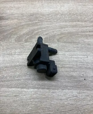 Opel Meriva B Vacuum valve 72244800