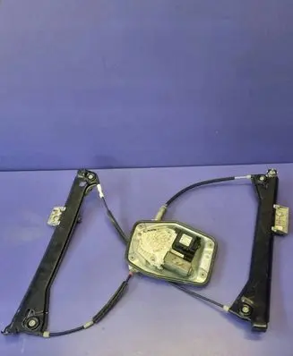 Volkswagen Eos Front door window regulator with motor 1Q0959793B