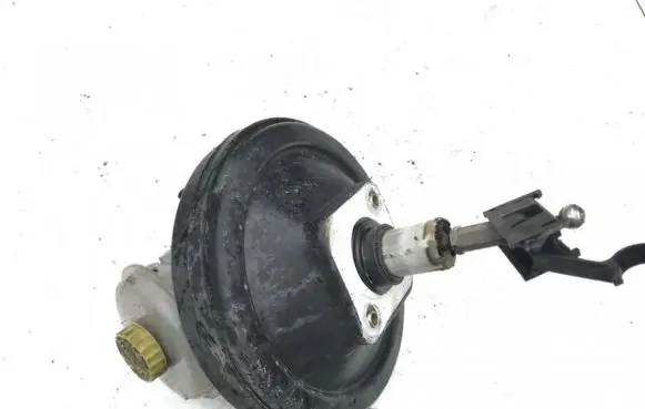 Volkswagen PASSAT B5 Brake booster 8d0612105