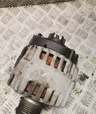Volkswagen Tiguan Generator/alternator 03L903023A