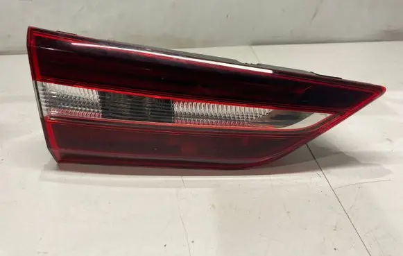 Opel Grandland X Tailgate rear/tail lights YP00016380