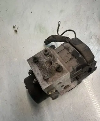 Volvo S40, V40 ABS Pump 30857585