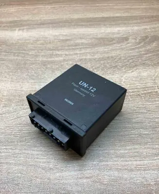 BMW 5 E39 Other relay UN12
