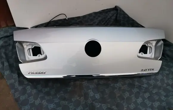 Volkswagen PASSAT B7 Tailgate/trunk/boot lid LA7W