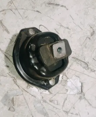 BMW 7 E65 E66 Engine mount bracket