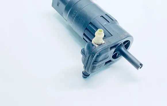 Skoda Superb B6 (3T) Windscreen/windshield washer pump 1K6955651