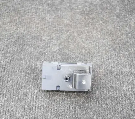 Opel Zafira C Electric window control switch 13301888