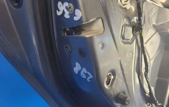 Mazda 6 Front door lock GS3N73310D