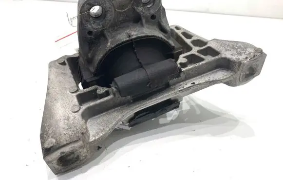 Volvo V50 Engine mount vacuum valve 