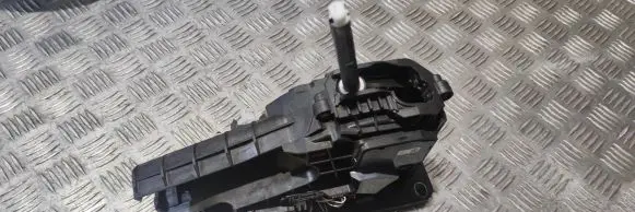Volvo XC90 Gear shifter/selector 1000445013
