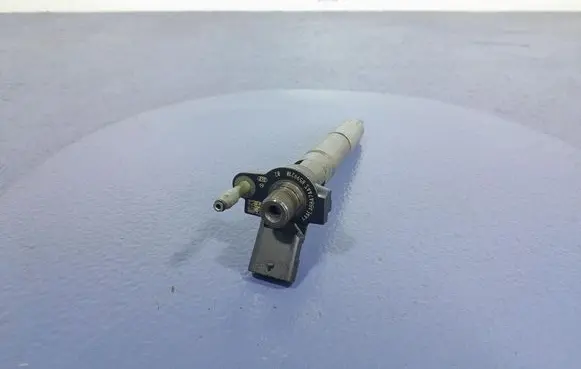Fuel injector