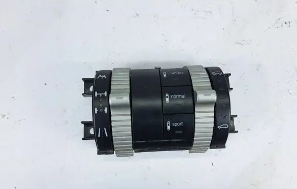 Volkswagen Touareg I Suspension ride height/mode switch 7L5941435F