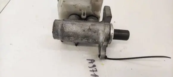 Master brake cylinder