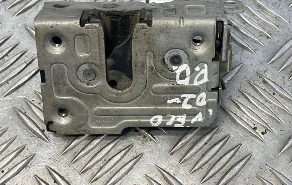 Iveco Daily 30.8 - 9 Front door lock