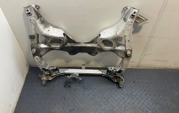 BMW 6 F12 F13 Front subframe 6797644 6797643
