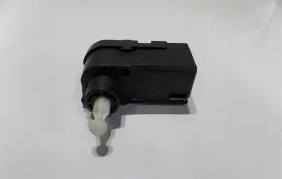 Mercedes-Benz CLC CL203 Headlight level adjustment motor 0307853306
