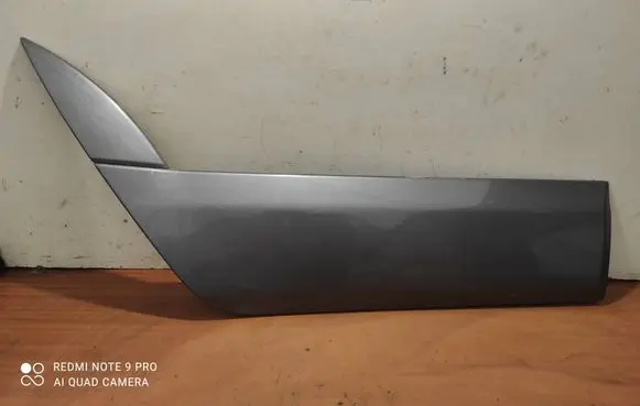 Mitsubishi Grandis Rear door trim (molding) 5757A036