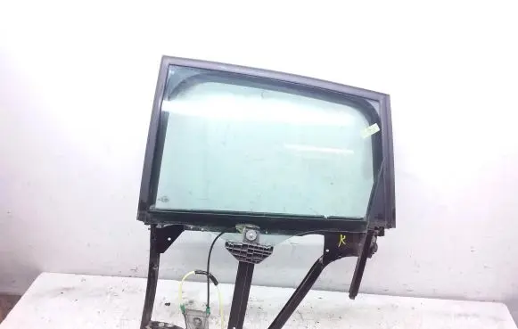 Audi A2 Rear door window/glass frame 8Z0839753