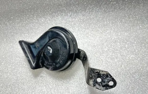 Audi A6 S6 C5 4B Horn signal 0092018 CH2139 4B0951229