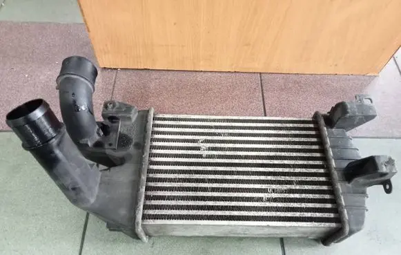 Opel Astra H Intercooler radiator 13213402