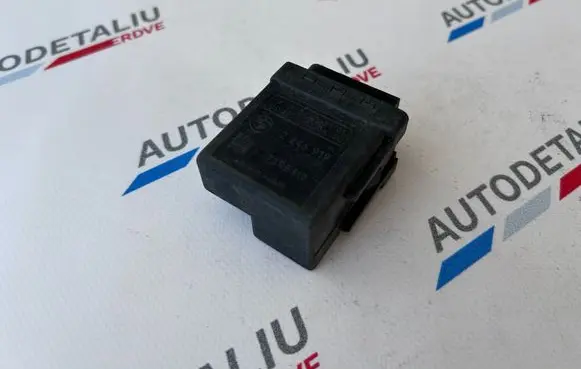 BMW 3 E46 Glow plug pre-heat relay 2246919 12212246919