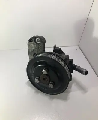 BMW 1 E81 E87 Power steering pump 678883803 781081003