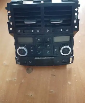 Volkswagen Touareg I Climate control unit