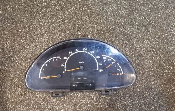 Mercedes-Benz Sprinter W901 W902 W903 W904 Speedometer (instrument cluster) A0004466921