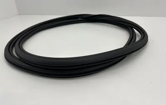 Volvo XC40 Rear door rubber seal (on body) 32237340